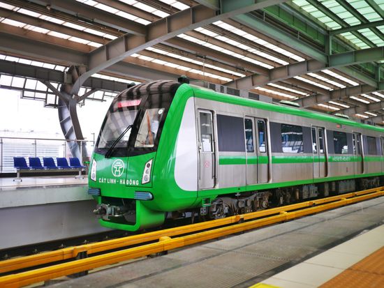 Vietnam_Line 2A_pixta_87900254