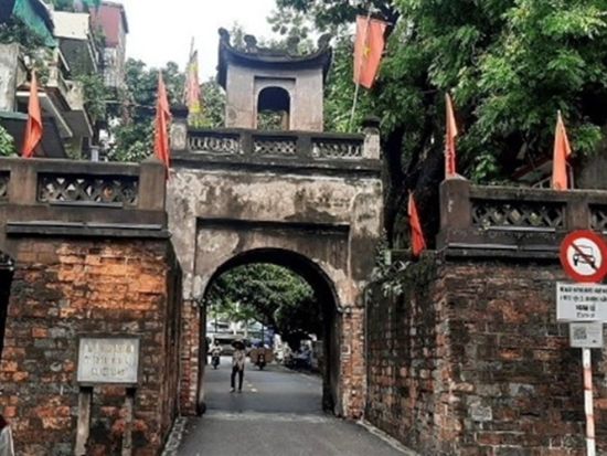 ハノイフォトジェニックツアー　トレインストリート＆東河門＆ロンビエン橋　クアンフーカウ村立寄り&The East Tonkinディナープランあり＜日本語ガイド＞