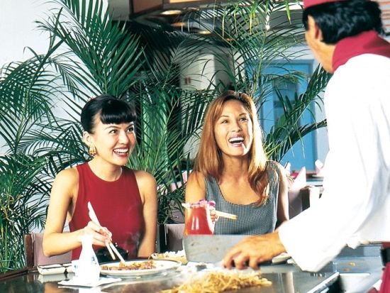 田中オブ東京　食事券＆事前予約　ライブ感あふれるパフォーマンスも必見！目の前で焼き上げる絶品鉄板焼き＜夕食／セントラル店・イースト店・ウェスト店＞