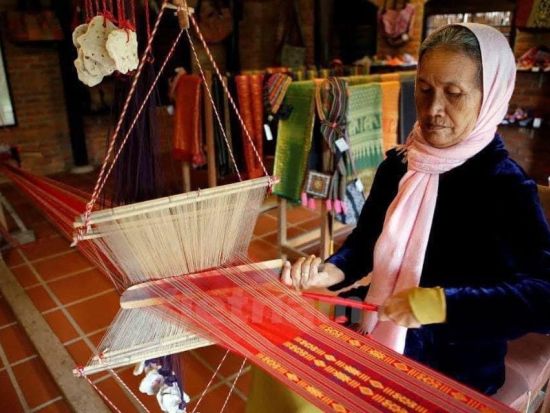 トレインストリート＆シルクで有名なヴァンフック村 半日観光ツアー ＜貸切／日本語ガイド＞