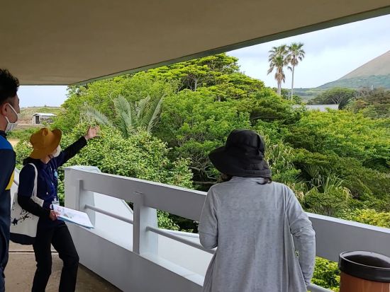 鐙瀬（あぶんぜ）海岸散策ツアー　五島列島（下五島エリア）ジオパークの認定ジオガイドが溶岩海岸の魅力や周辺の植物などを徹底解説！＜50分／福江島・五島市＞