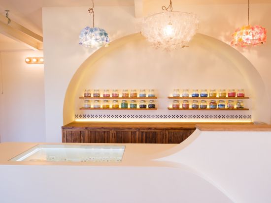 海洋プラスチック・アクセサリー作り 海のゴミが可愛く素敵なアクセサリーに大変身！雨の日にもオススメ◎＜約2時間／古宇利島＞