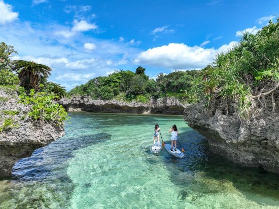 クリアSUP体験　海の上を歩いているような感覚を味わえると話題のクリアSUPで透明度抜群の石垣の海を満喫！ドローン撮影付き！貸切プランあり＜2時間／石垣市北部＞