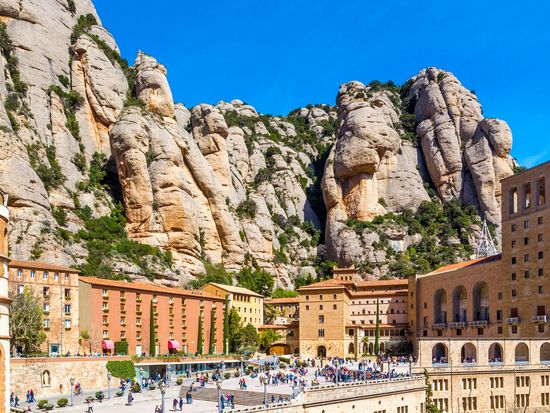 Barcelona_Montserrat Abbey_shutterstock_1066482866
