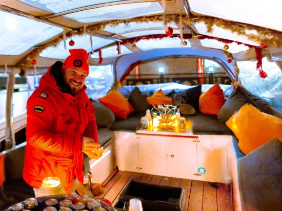 イブニング運河クルーズ！アルコール＆スナック付き＜1時間半／英語／アムステルダム発＞