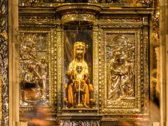 pixta_87718229_M_the Black Madonna