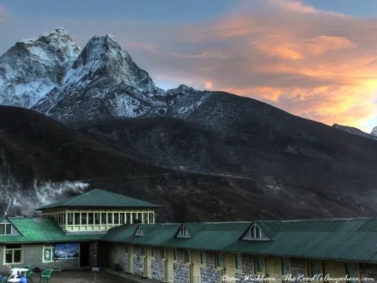 【13泊14日】エベレスト・ベースキャンプ トレッキングツアー ＜朝食付き／英語または日本語ガイド／トリブバン国際空港発着＞