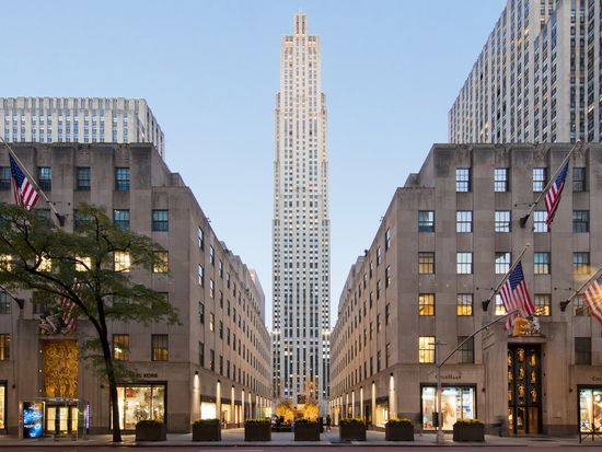 Rockefeller Center Tour - Channel Gardens(1)