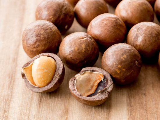 オアフ島ハレイワ産の生はちみつをホテルへお届け！選べる4種類（プレーン、マカデミアナッツ、カカオニブ、ビーポーレン（花粉玉））＜ワイキキ・アラモアナ地区＞