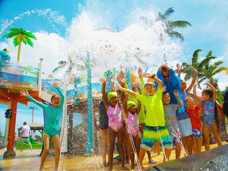 Lil'-Kahuna-Beach_Splash