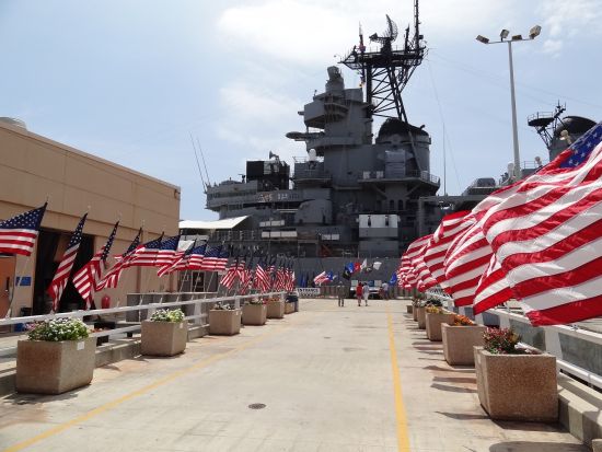 【貸切】真珠湾（パールハーバー）観光ツアー　アリゾナ記念館（自由散策）と戦艦ミズーリ記念館を貸切で見学！太平洋航空博物館付きプランあり＜日本語公認ガイド／午前＞