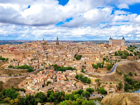 世界遺産トレド 半日観光ツアー　日本語ガイドと高速鉄道で行く！旧市街散策＋トレド大聖堂入場＋サント・トメ教会入場＜貸切／午前／マドリード発＞