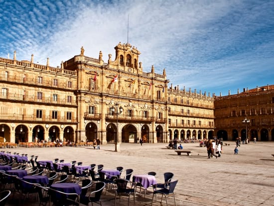 Spain_Salamanca_Plaza Mayor_shutterstock_100947934