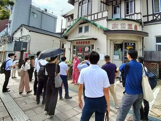 別府路地裏ウォーキングツアー ディープな別府駅周辺の路地裏を地元の名物ガイドがご案内＜別府／2時間＞