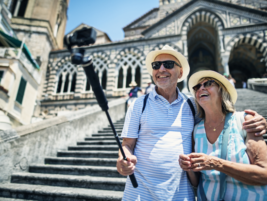 世界遺産アマルフィ海岸日帰り観光ツアー　ソレント＋ポジターノ＋アマルフィ訪問　各地でフリータイムあり！＜英語／混載／往復送迎付／軽食付／ナポリ発＞