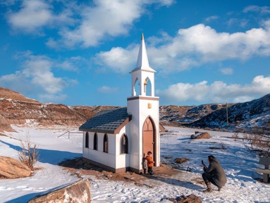 ドラムヘラー1日観光ツアー　ロイヤル・ティレル古生物学博物館＆ホースシューキャニオン＆フードゥー ＜日本語自動音声ガイド／英語ドライバー／カルガリー発＞