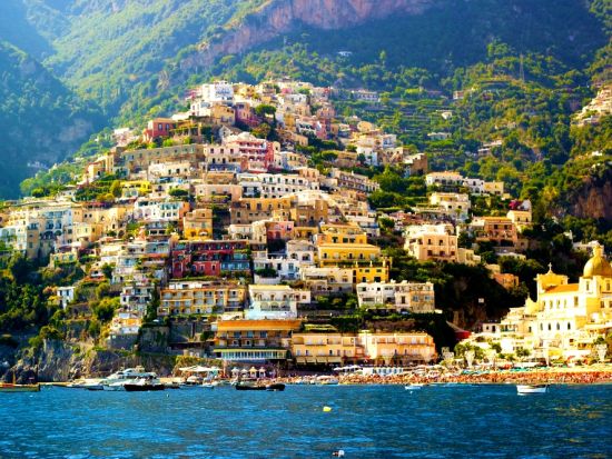 世界遺産アマルフィ海岸日帰り観光ツアー　ソレント＋ポジターノ＋アマルフィ訪問　各地でフリータイムあり！＜英語／混載／往復送迎付／軽食付／ナポリ発＞