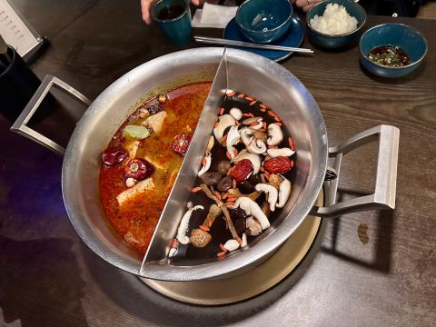 高級火鍋レストラン「這一鍋皇室秘蔵鍋」食事券＆事前予約サービス ＜中山エリア＞