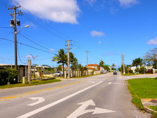 Beach Resort_Guam_pixta_18193803_M