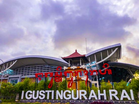 【空港送迎】デンパサール国際空港 ⇔ バリ島内　コストを抑えたい方におすすめ ＜貸切／最大3名／現地語ドライバー＞