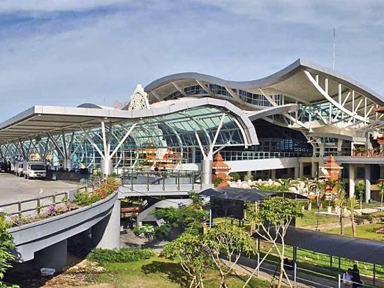 【空港送迎】デンパサール国際空港 ⇔ バリ島内　コストを抑えたい方におすすめ ＜貸切／最大3名／現地語ドライバー＞