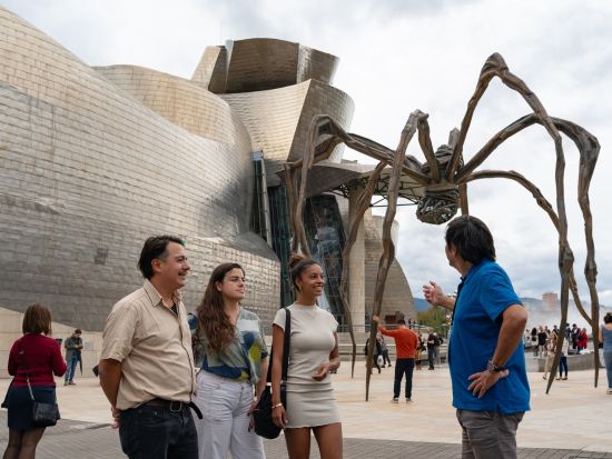 ビルバオ観光1日ツアー　絶景ガステルガチェ訪問＋グッゲンハイム美術館入場　ピンチョスランチ付き＜英語ガイド／昼食付／サン・セバスチャン発＞