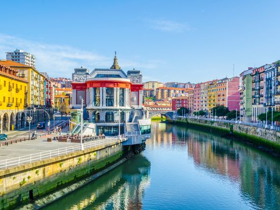Bilbao_Mercado Ribera_shutterstock_1067487275