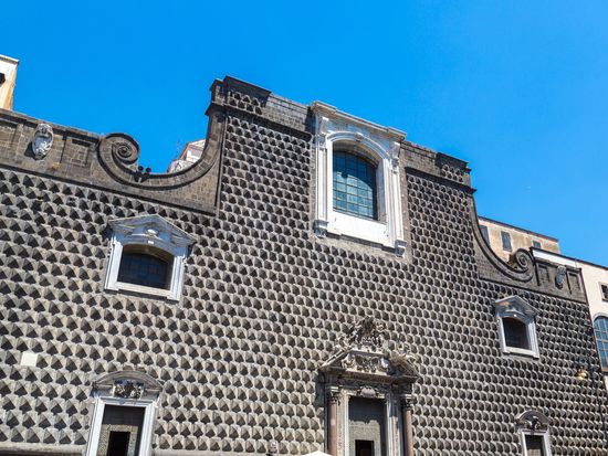 naples_guesu-nuovo_123rf_84997093_ML