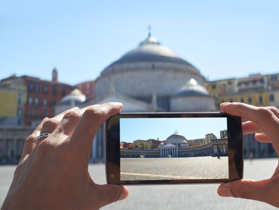 ナポリ旧市街「スパッカナポリ」＆地下遺跡ウォーキングツアー＜午前／半日／英語ガイド＞