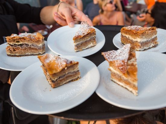 スロベニアの食文化を体験！リュブリャナ観光&グルメウォーキングツアー＜リュブリャナ発／英語＞