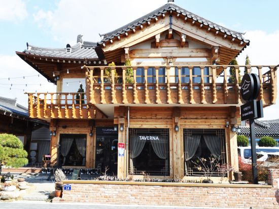 午後発！世界遺産「仏国寺」と千年古都のロマンチックな夜景観賞の慶州満喫ツアー＜日本語ガイド／夕食付＞