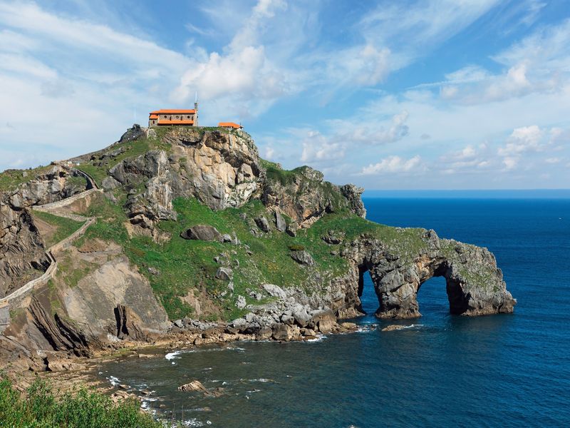 Basque_San Juan de Gaztelugatxe_pixta_61090256_M