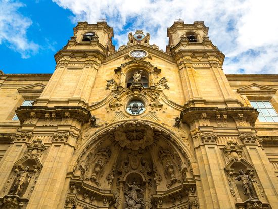 Basilica Santa Maria_pixta_73887182_M