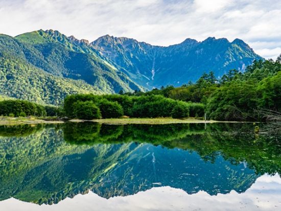 金沢発着日帰りバスツアー 上高地 マイカーではアクセスすることのできない絶景の北アルプスを満喫！ 大正池も下車可能 ＜5～7月／1日＞