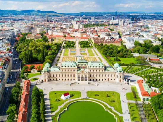 ウィーン半日観光ツアー　ベルベデーレ宮殿 クリムト鑑賞＆トラム乗車体験付き ＜貸切／日本語ガイド＞