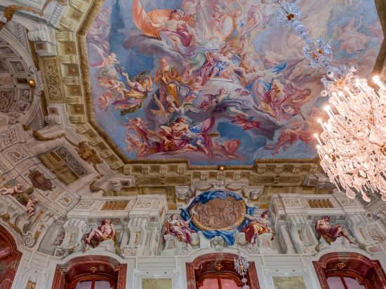 ウィーン半日観光ツアー　ベルベデーレ宮殿 クリムト鑑賞＆トラム乗車体験付き ＜貸切／日本語ガイド＞