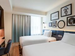 Bath Hotel