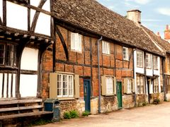 UK_England_Wiltshire_Lacock_shutterstock_53663458