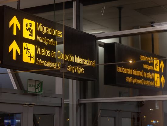 【貸切】リマ・ホルヘ・チャベス国際空港⇔リマ市内 送迎サービス＜英語またはスペイン語ドライバー／日本語ガイド手配オプションあり＞