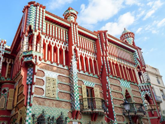 バルセロナ市内 半日観光　ガウディ他 お好きな入場箇所へ日本語ガイドと入場見学！＜貸切／3時間／日本語＞by Mybus