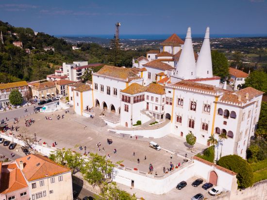 Sintra_Sintra National Palace_pixta_111369337_M