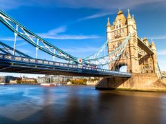 UK_London_Tower Bridge_pixta_66906137_M