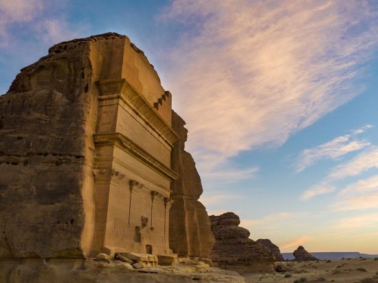 ナバテアの秘密に迫る！サウジ＆ヨルダン10泊11日大周遊ツアー ジェッダ発アンマン着＋メディナ＋アルウラ＋タブーク＋ワディラム＋アカバ＋ペトラ＜混載／英語＞