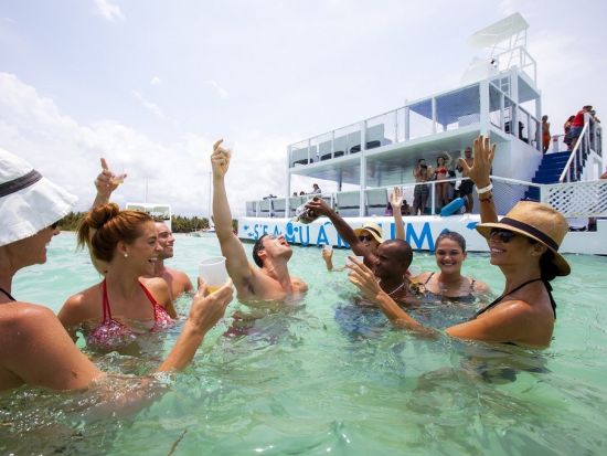 シーウォーク　泳ぎが苦手な方も参加OK！カリブ海の海中世界を気軽に満喫＜英語／プンタカナ市内発着＞