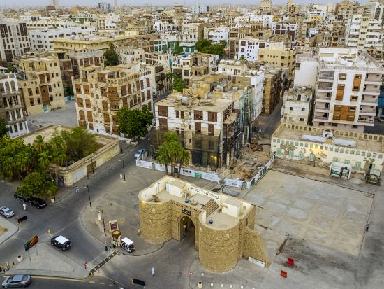 ジェッダ1日市内観光！世界遺産アル・バラド歴史地区＋コーニッシュ地区＋フローティングモスクほか＜混載／英語／ホテル送迎付き／ジェッダ発＞