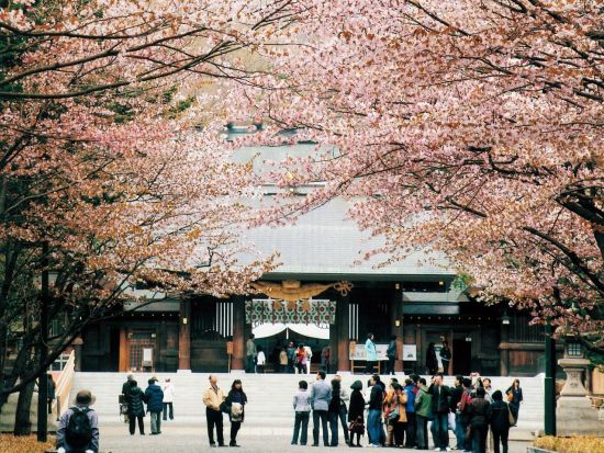 札幌発 積丹半島・小樽 日帰りバスツアー  積丹神威岬＋島武意海岸＋小樽市内散策白い恋人パーク＜4月～10月／1名から催行／札幌市内発着＞