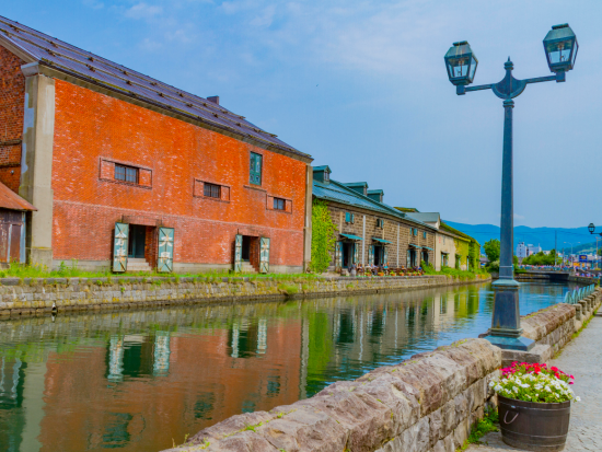 札幌発着日帰りバスツアー 札幌近郊コース 日本新三大夜景に選ばれた藻岩山+白い恋人パーク+小樽+定山渓 ＜1名から催行／札幌市内発着＞