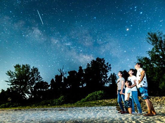 星空フォトツアー  満点の星空と一緒に記念撮影！ 一生の思い出を刻む瞬間を捉えます＜当日予約OK／古宇利島＞