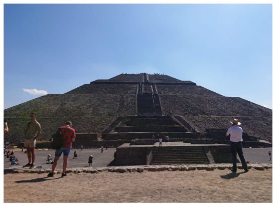 テオティワカン遺跡＋メキシコシティ市内　半日観光ツアー＜午前／混載／日本語スタッフ同行／空港送迎アレンジ可／メキシコシティ発＞