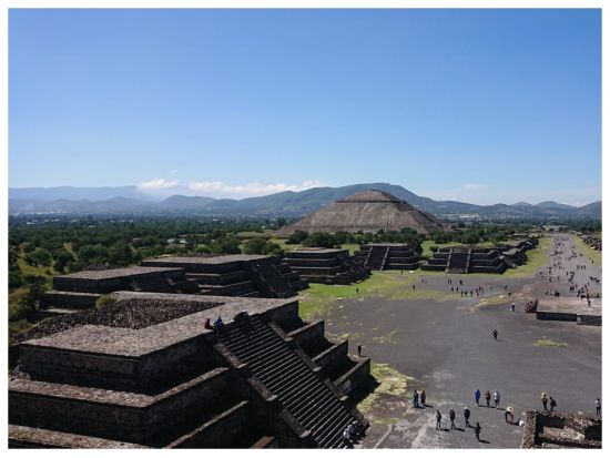テオティワカン遺跡＋メキシコシティ市内　半日観光ツアー＜午前／混載／日本語スタッフ同行／空港送迎アレンジ可／メキシコシティ発＞